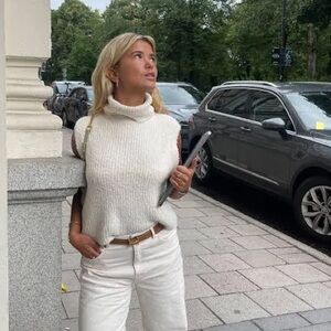 Djerf Avenue Turtleneck Top Cream M